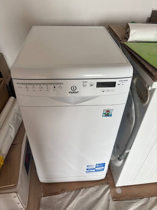 Посудомийна машина Indesit DSR 57M19 A 45см