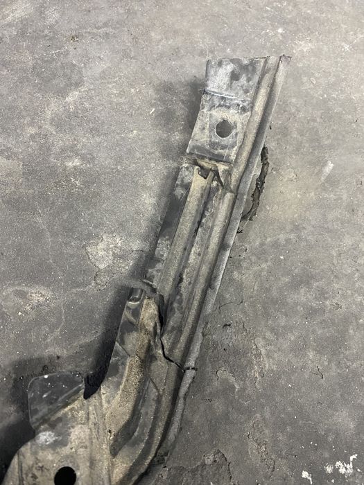 Спойлер, накладка переднього бампера BMW G42