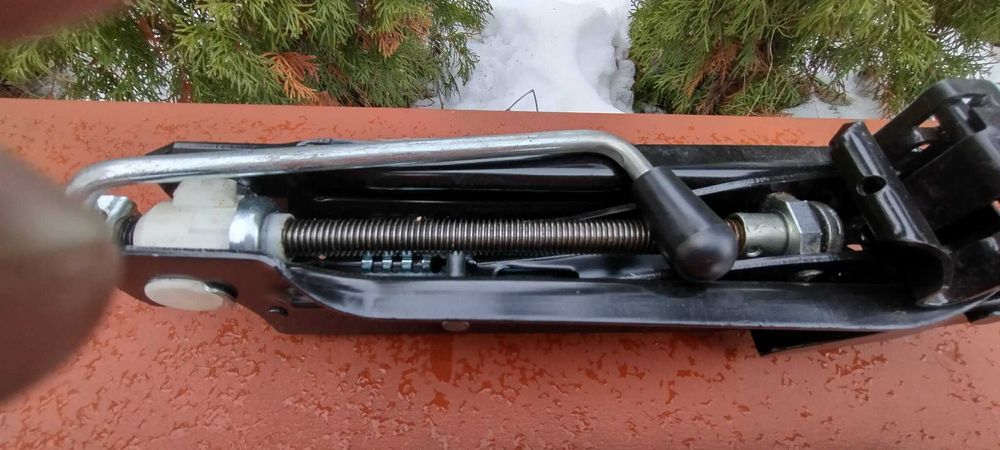 Lewarek podnośnik VW Skoda Audi Seat + klucz 17mm  ORYGINAŁ!!!