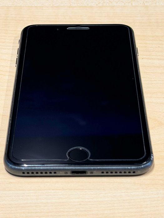 iPhpne 8 Plus 64GB + DODATKI ! ! ! OKAZJA