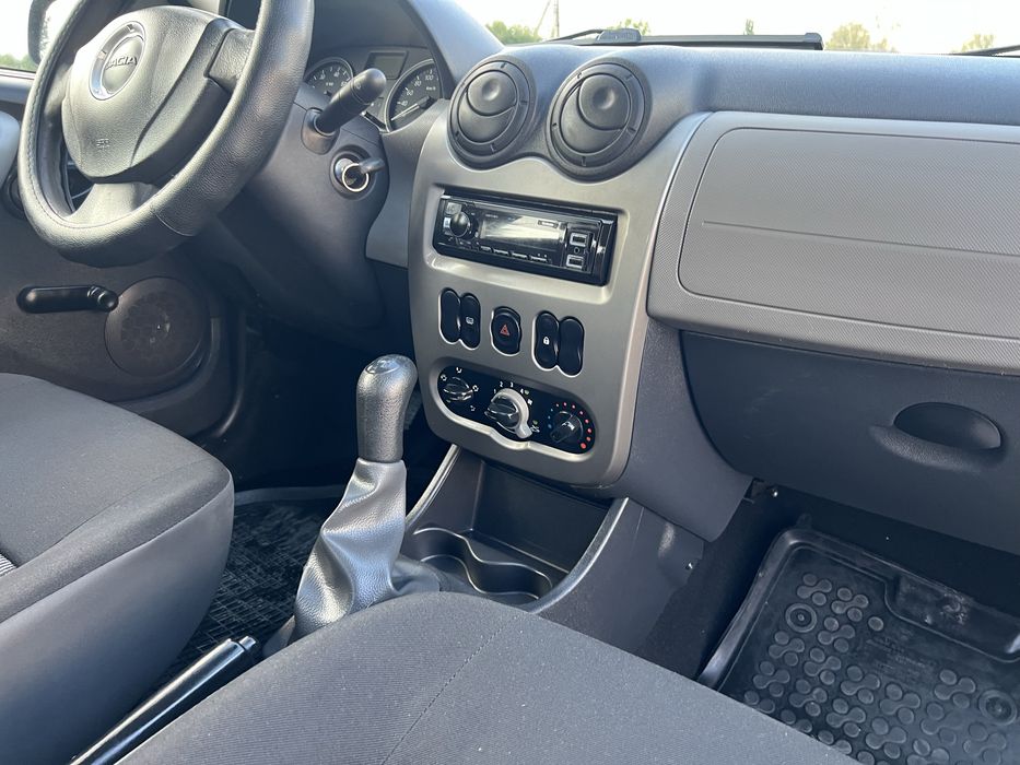 Продам Dacia Sandero 1.4 бенз