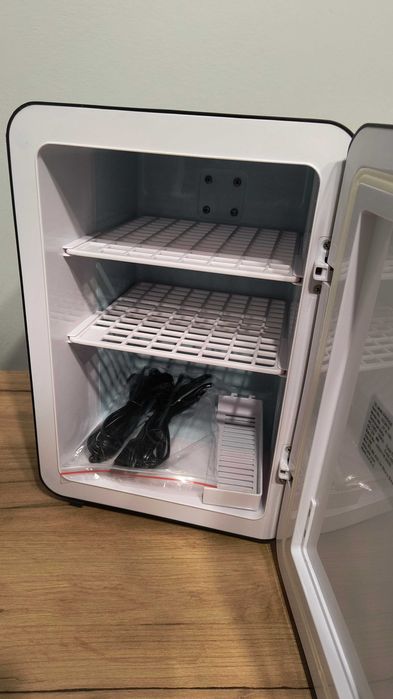 Nowa LODÓWKA PEPSI mini pokojowa samochodowa turystyczna BRIGHT