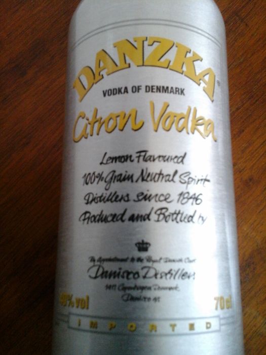 Garrafa de Vodka Citron DANZKA em alumínio, vazia