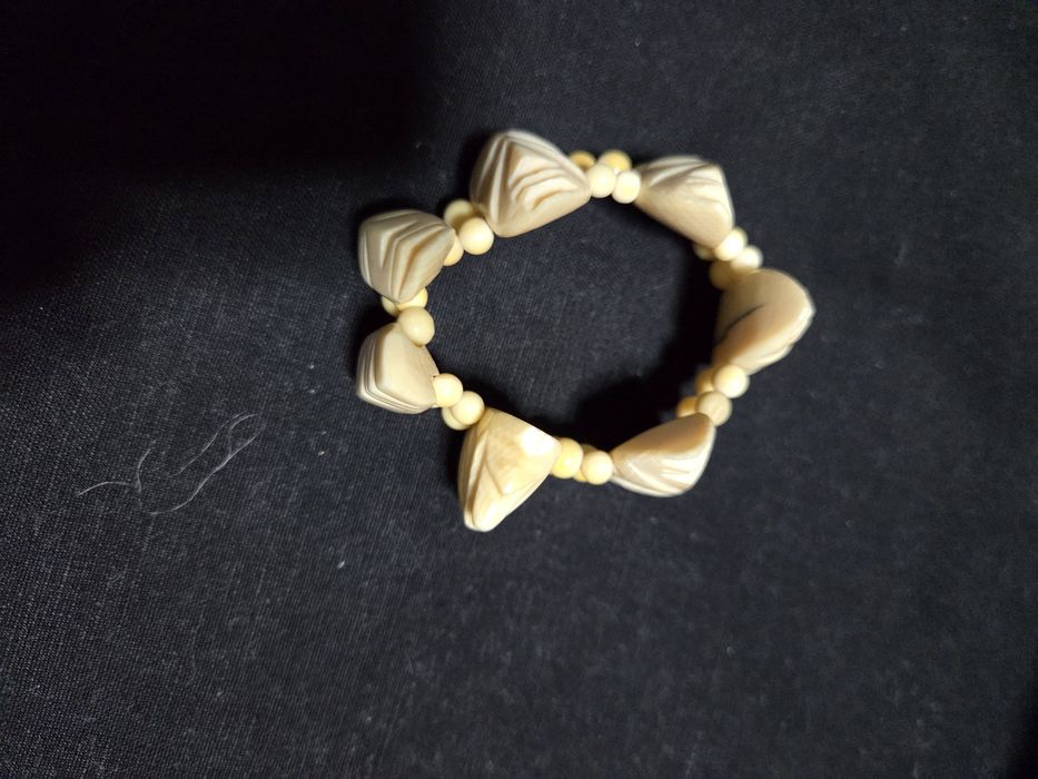 Antigo colar de material nobre muito bonito impecável