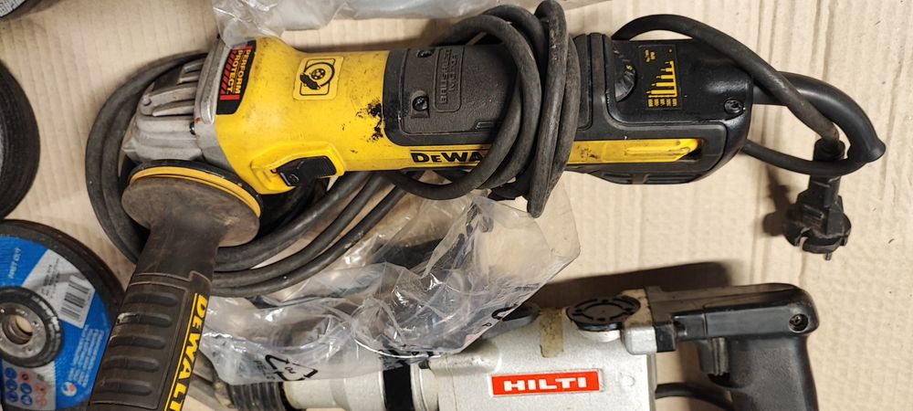 Venda de garagem  ferramentas e máquinas