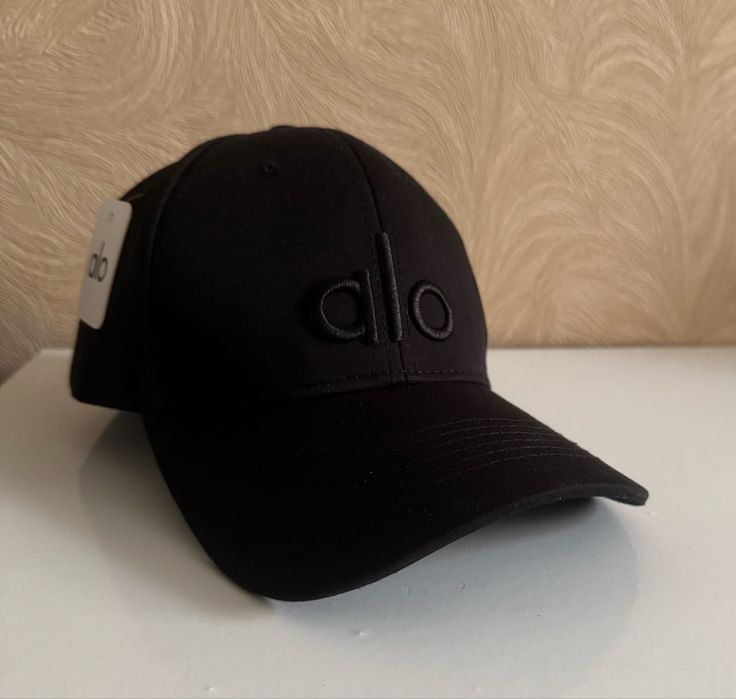 Бейсболка  кепка Alo Yoga