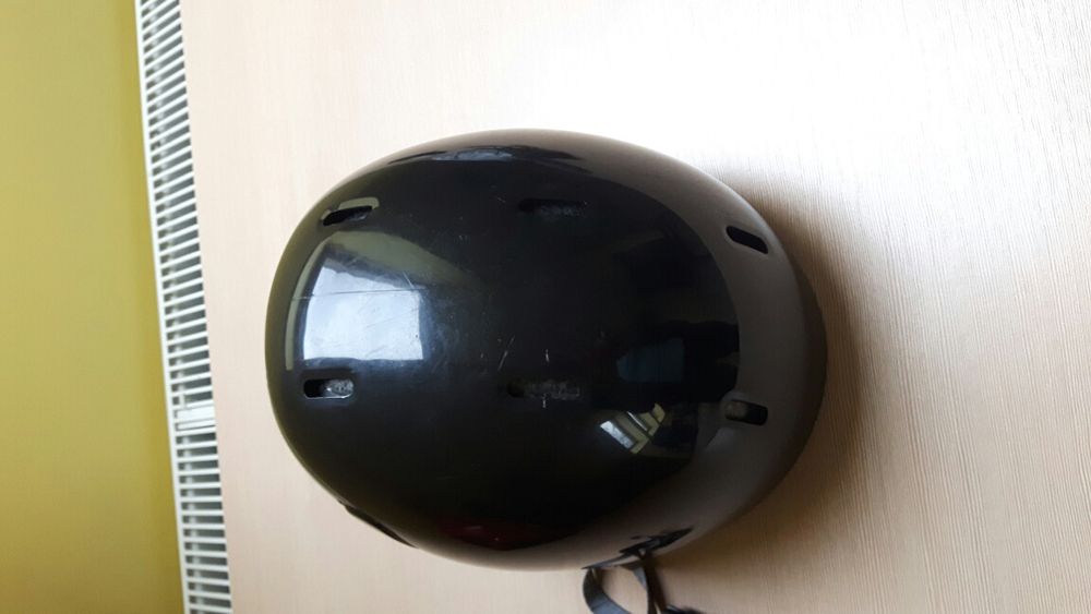 Kask na narty snowboard