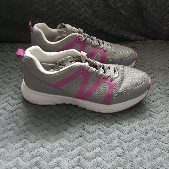 Buty sportowe, adidasy