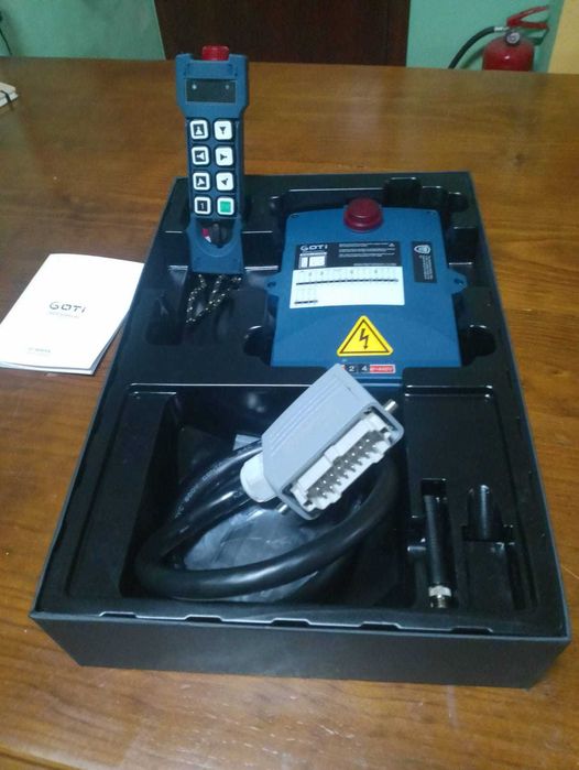 Vendo comandos rádio para gruas ou ponte rolante