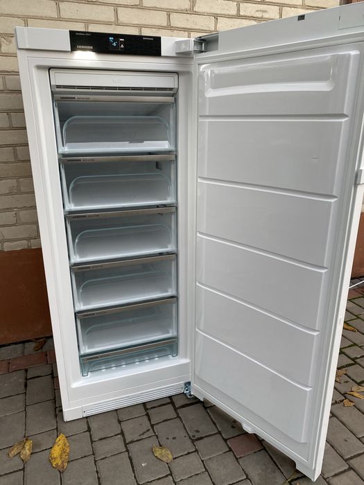 Морозильна камера Liebherr GNP3255 BluPerformance