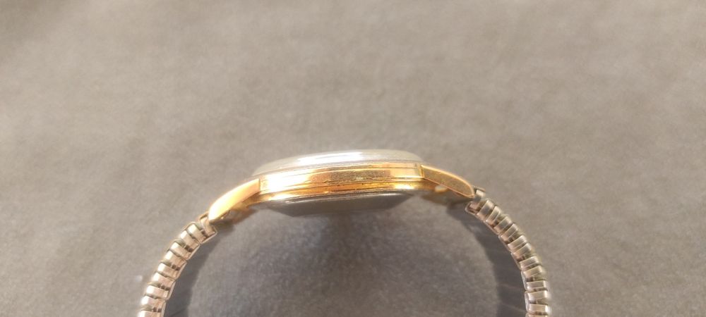 Relógio automático antigo