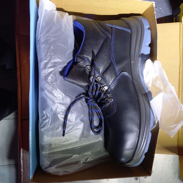 Buty robocze męskie z noskiem nowe