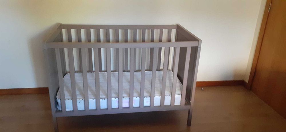 Cama de bebe com colchão