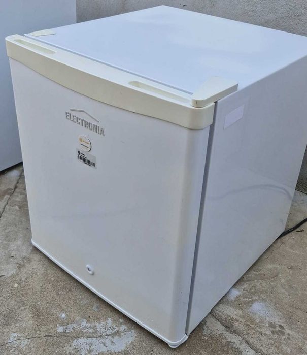Mini frigorífico a funcionar