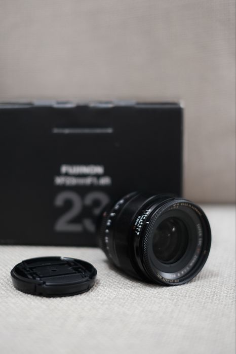 Lente FUJIFILM XF 23mm f/1.4 R