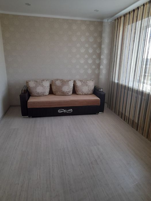 Продам диван та два кресла