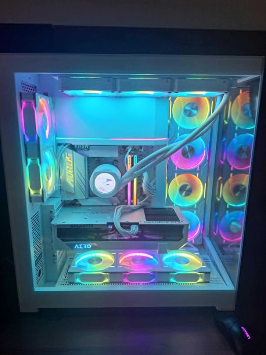 Komputer Gamingowy z RTX 4090 Aero OC oraz AMD Ryzen 9 9950X