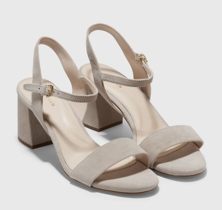 Нові замшеві босоніжки на каблуку