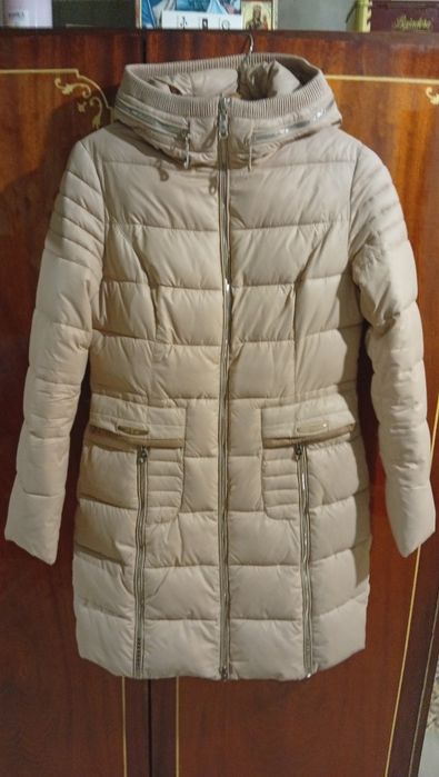 Зимова куртка в хорошому стані