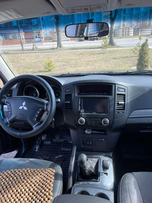 Mitsubishi Pajero 2010