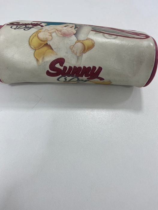 Estojo escolar  em muito bom estado