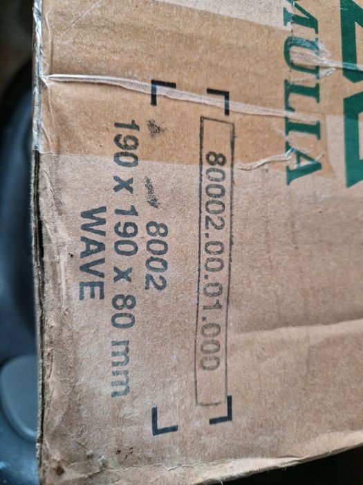 Pustak  szklany  nowy