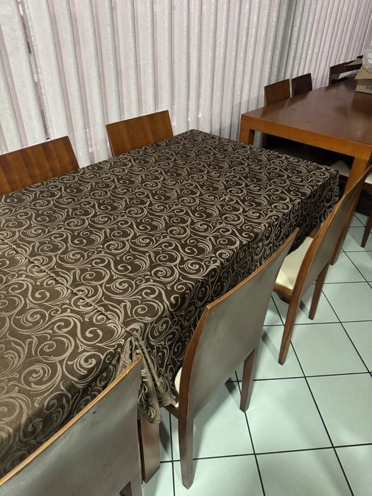 Cadeiras e mesas restaurante ou café