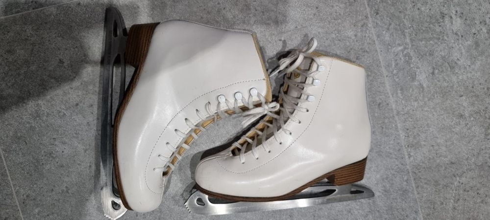 Łyżwy skórzane figurówki 40 broyx