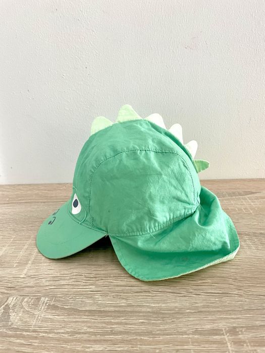 Nowa czapka niekowlęca