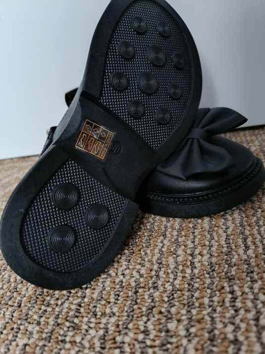 Туфельки для дівчинки