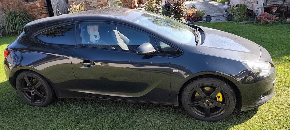 Opel Astra J GTC 2.0 CDTI