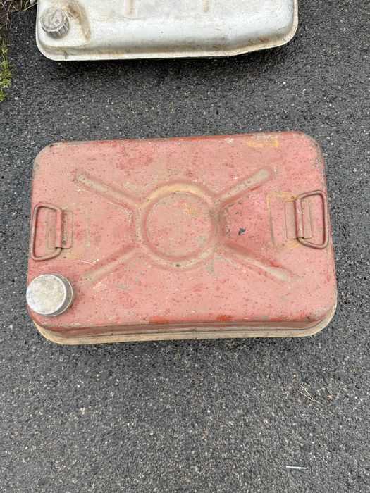 Каністри 20/30/40 літрів