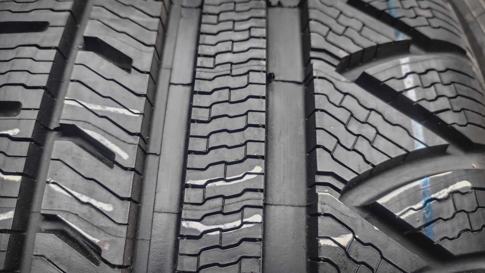 Шини 225/45R17. Michelin. 2024р. Франція