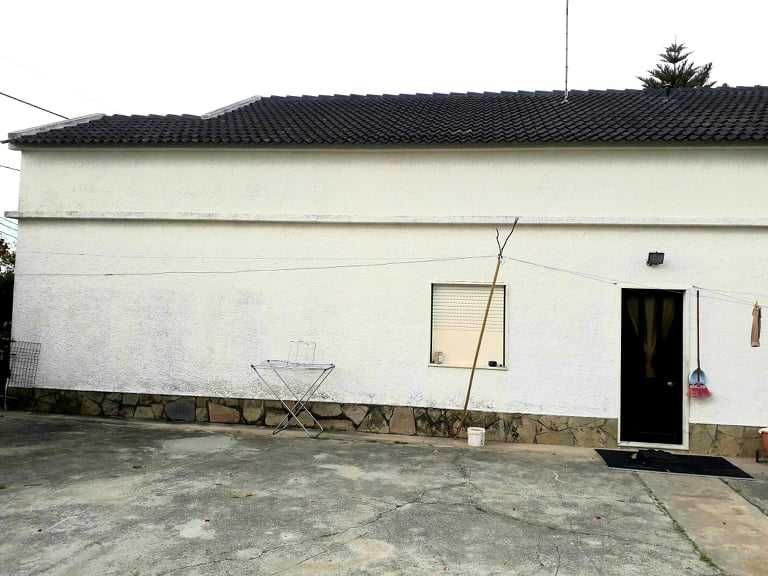 Moradia T2 c/ armazéns - Foros de vale de Figueira - Montemor-o-Novo