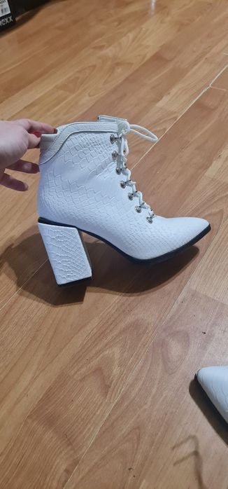 Продам шикарні ботильони