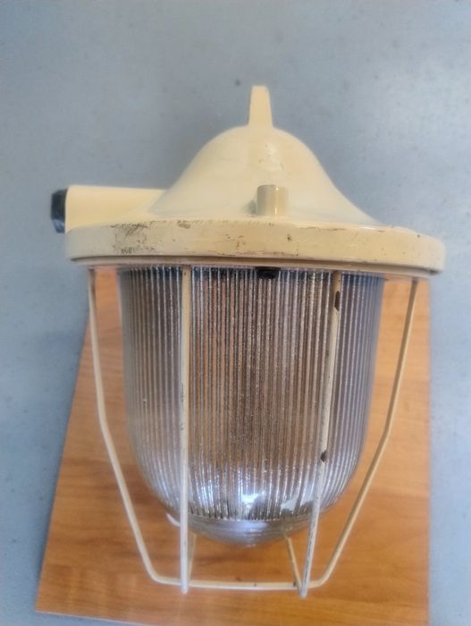 Lampa przemysłowa PRL Polam Gdańsk C-150