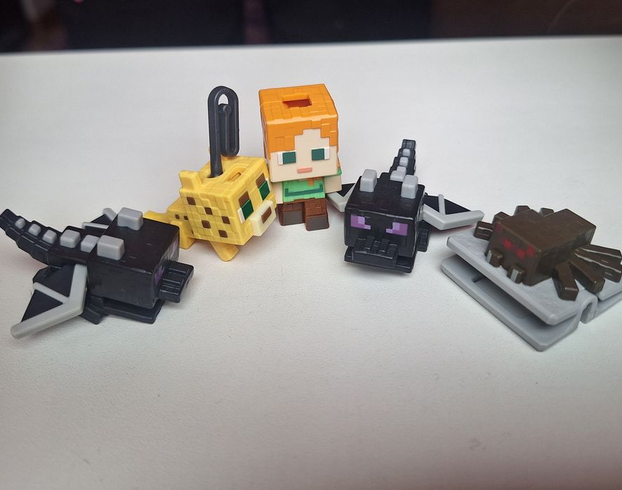 Іграшка кіндер майнкрафт