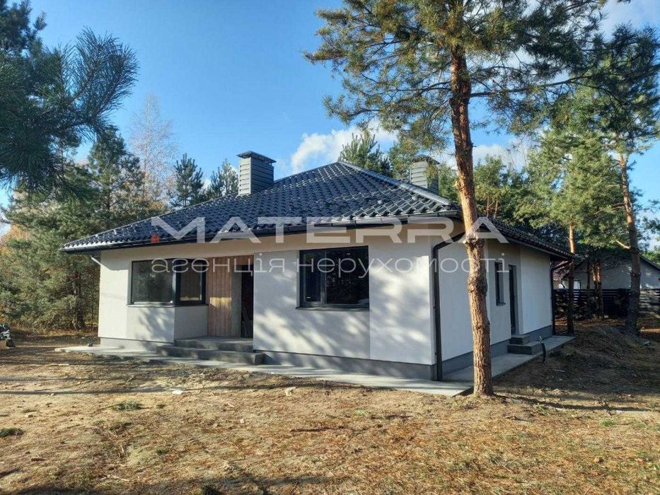 Малютянка продаж будинку з комунікаціями