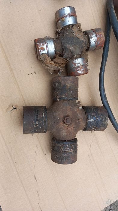 Хрестовини карданного валу