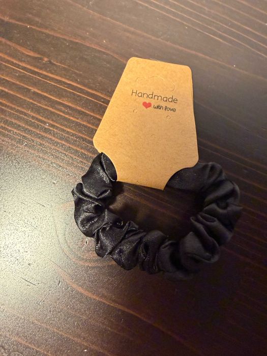 satynowa gumka do włosów