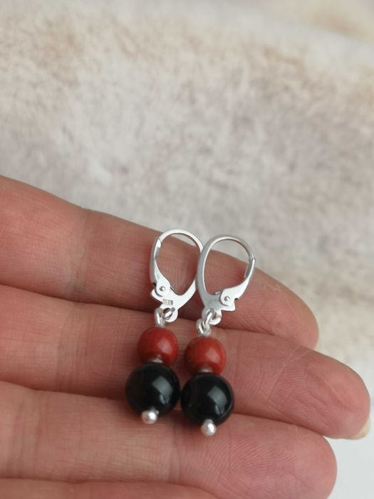 srebrne kolczyki onyks i koral