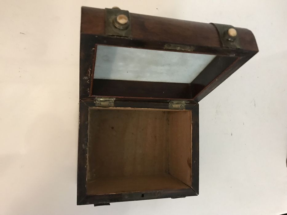 Caixa Arca antiga cofre arca pequena