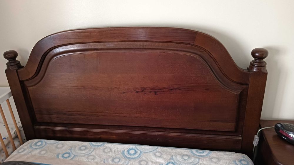 Cama + 2 mesinhas cabeceira