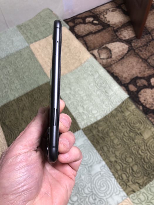 Продам айфон 11/64