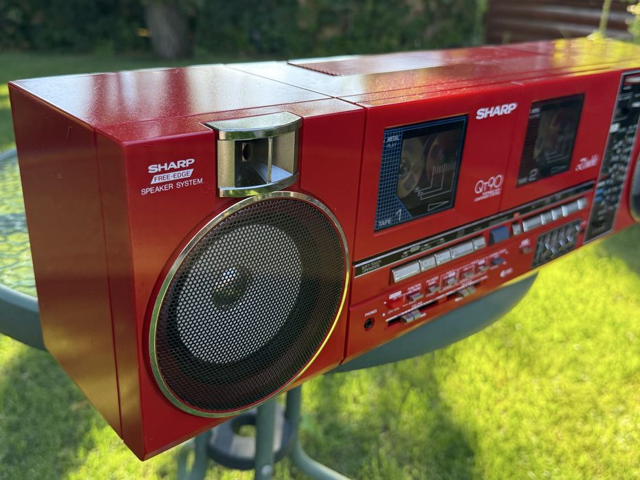 Продам магнитоллу Sharp QT-90ZR