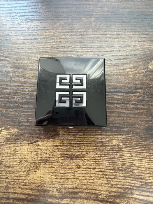 Givenchy Prisme Libre puder