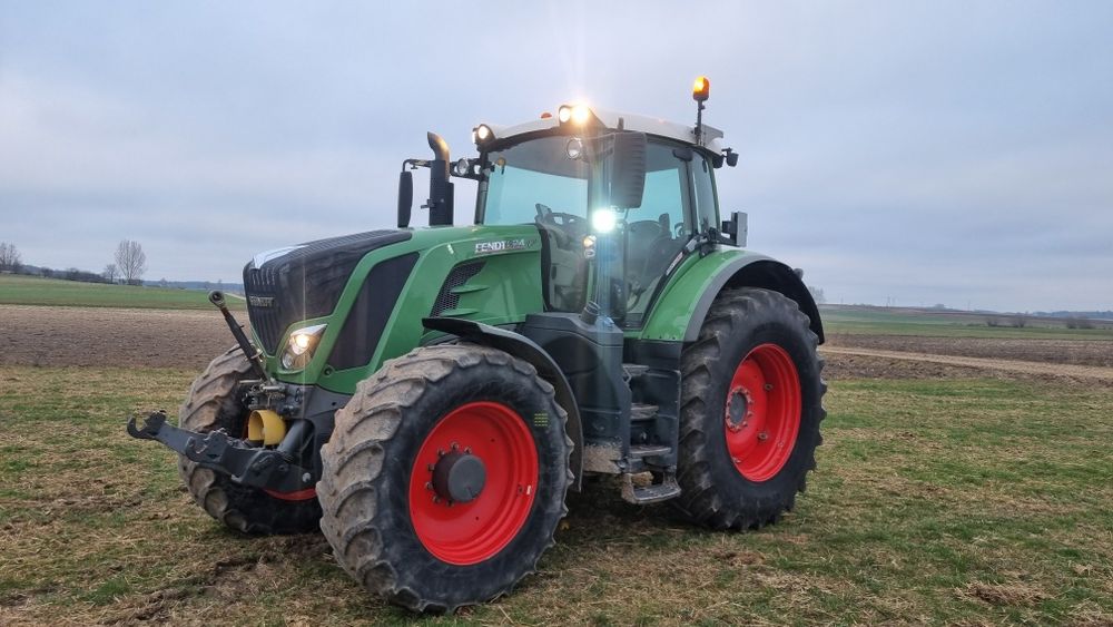 Fendt 824 vario S4 Profi PLUS