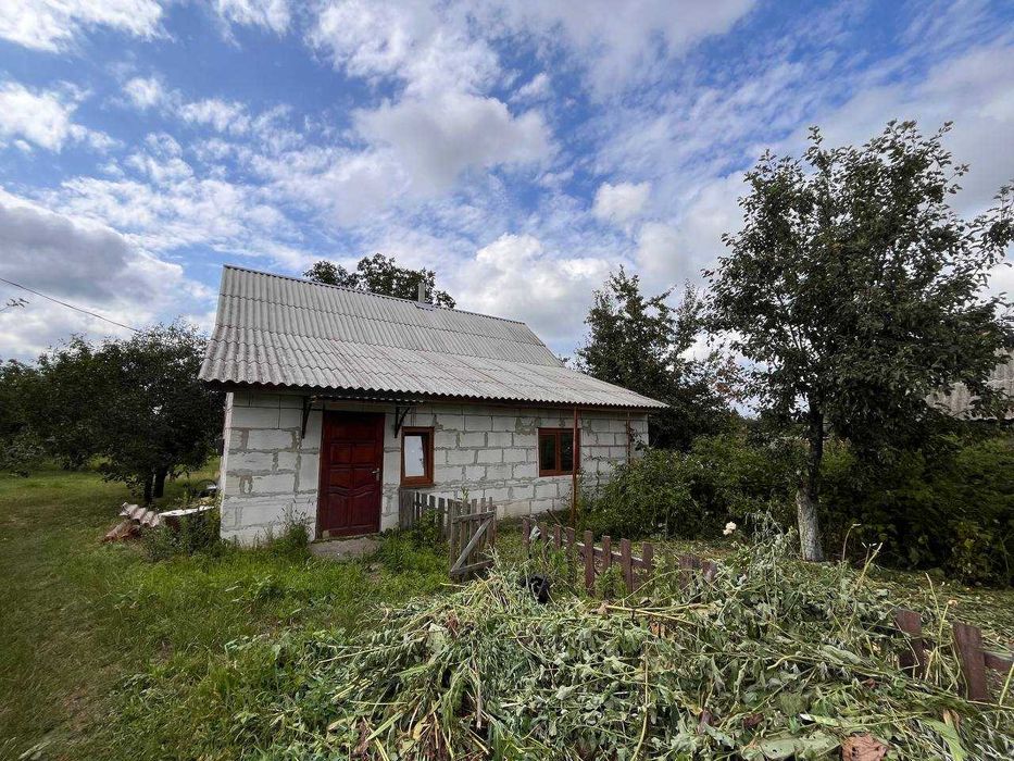 Продам будинок у затишному місці з власним садом