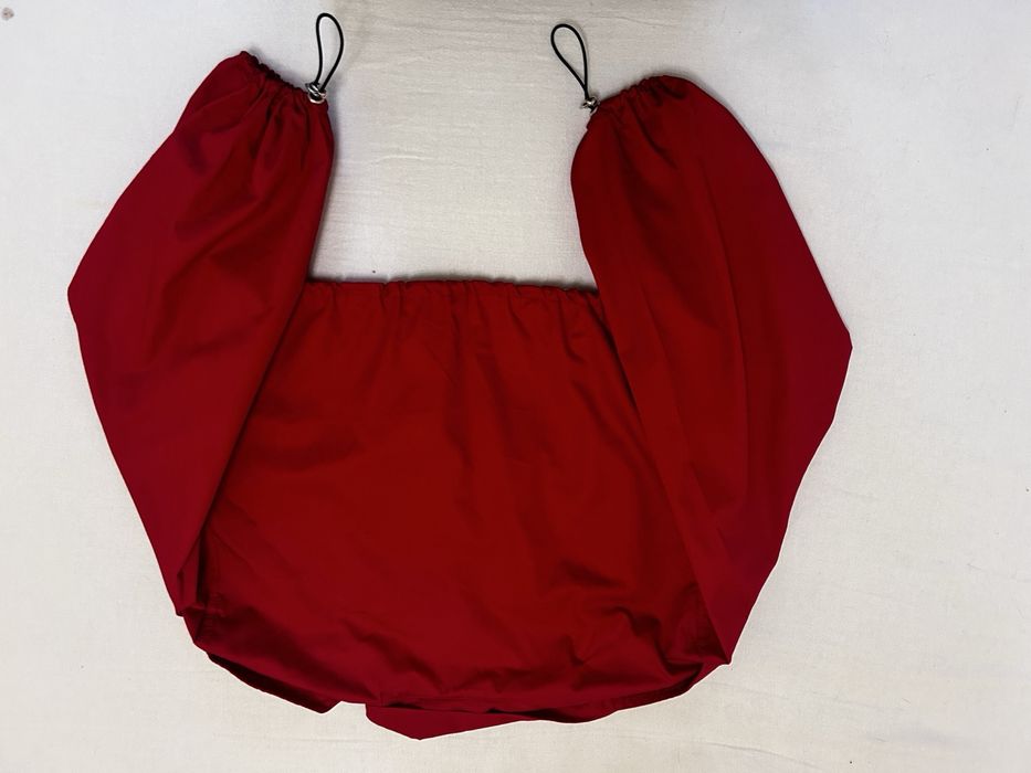 Куртка червона тонка