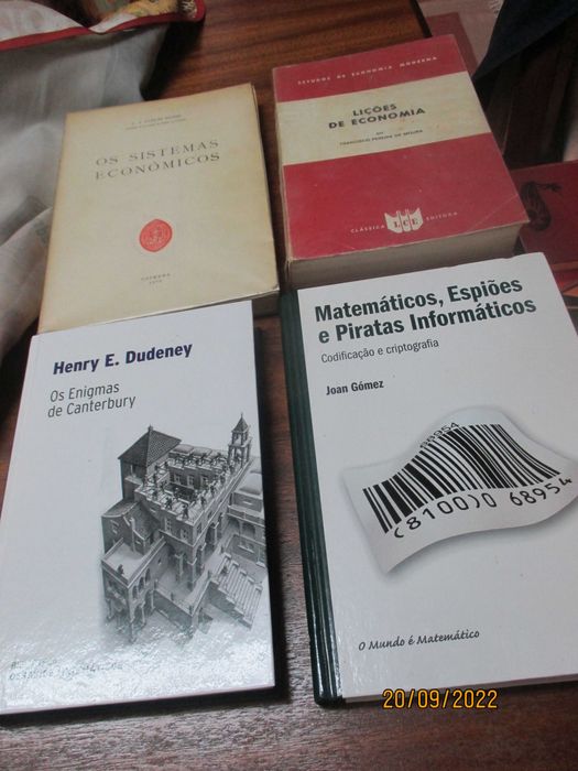 4livros-Os enig. de Canterbury,Matemát..,Sistem. econ. e lições de ecó
